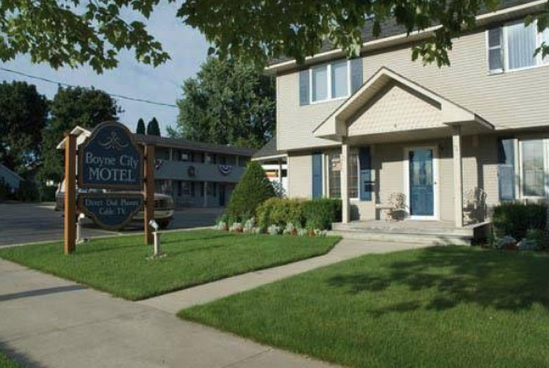 Boyne City Motel - Web Listing (newer photo)